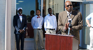 Mayor speaks at ceremony for opening of River District Barbershop
